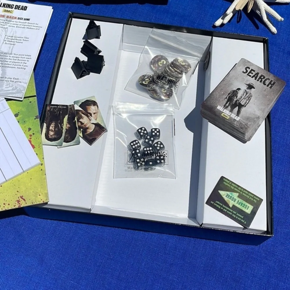Walking Dead Dice Game: Don't Look Back -